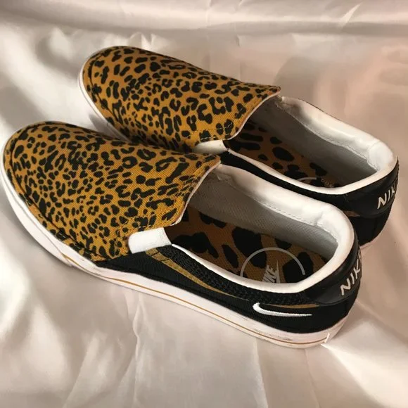 Nike Comfort Insole Leopard Print Casual Wear Slip-On Shoes - Picture 3 of 8